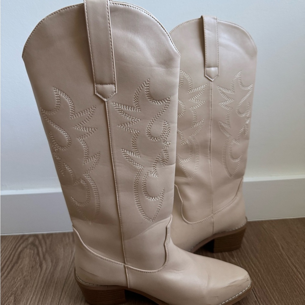 Cream colored boots, they are beautiful and very comfortable!